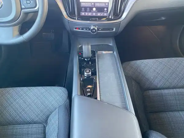 VOLVO V60 (9/20)