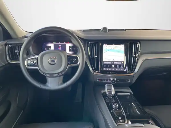 VOLVO V60 (8/23)