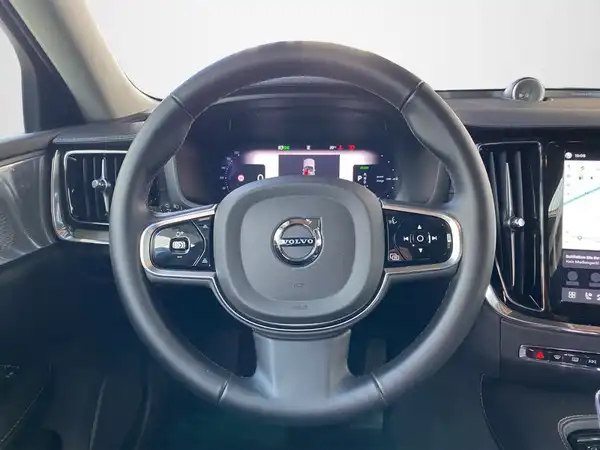 VOLVO V60 (10/23)