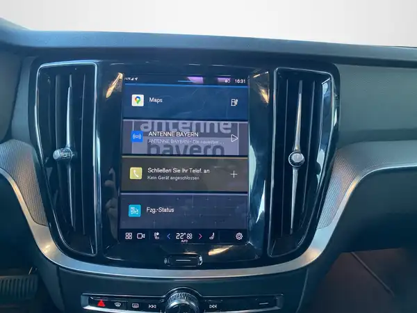 VOLVO V60 (12/22)