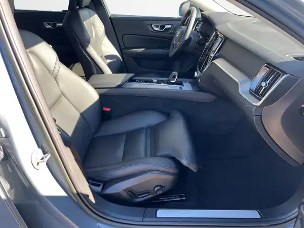 VOLVO V60 (12/21)