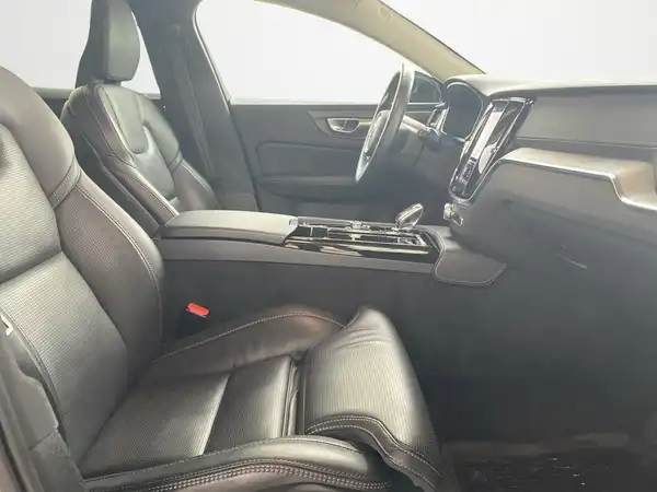 VOLVO V60 (12/23)