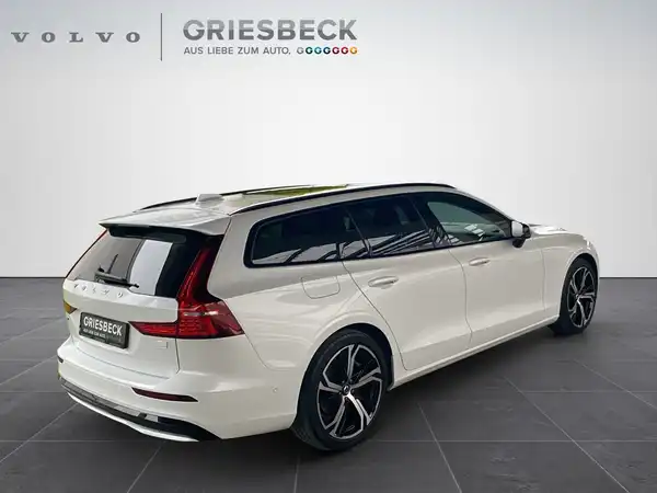 VOLVO V60 (5/23)