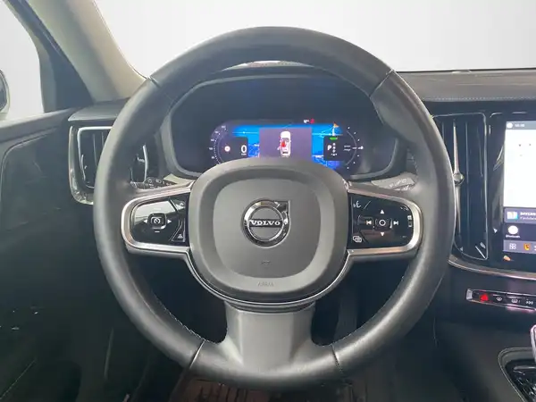 VOLVO V60 (10/23)