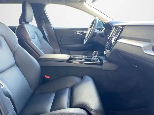 VOLVO V60 (12/21)