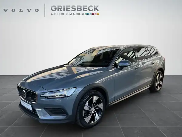 VOLVO V60 (1/18)