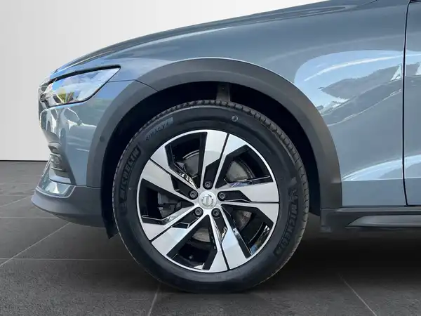 VOLVO V60 (14/18)
