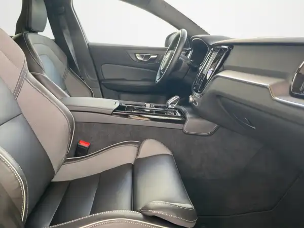 VOLVO V60 (12/21)