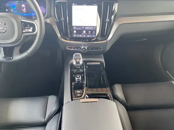 VOLVO V60 (9/21)