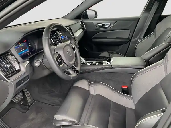 VOLVO V60 (9/18)