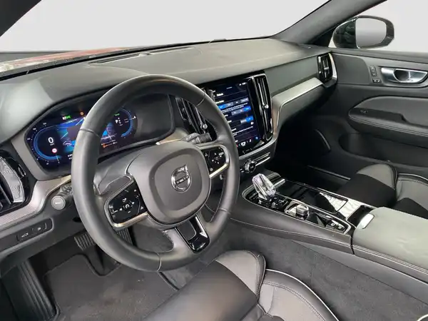 VOLVO V60 (10/18)