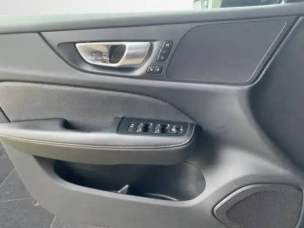 VOLVO V60 (17/22)