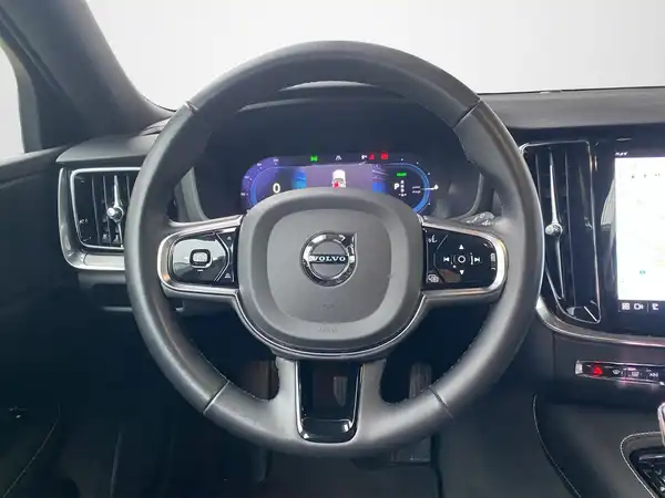 VOLVO V60 (10/22)