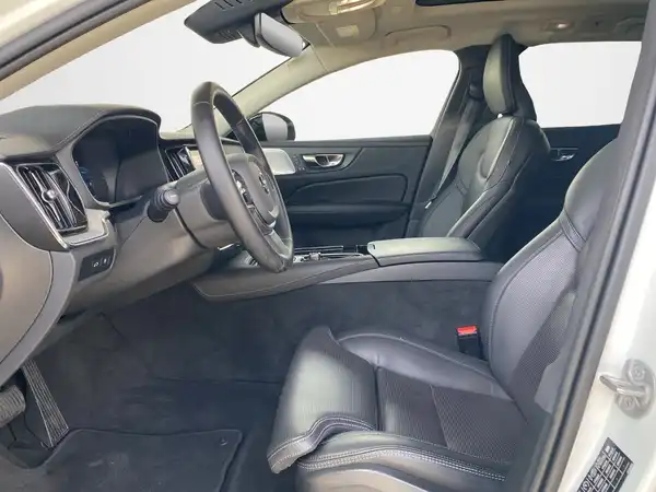 VOLVO V60 (7/22)