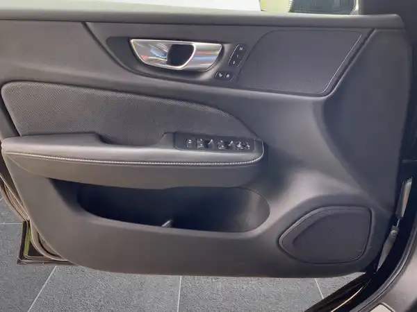 VOLVO V60 (17/22)