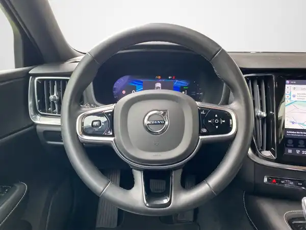 VOLVO V60 (10/22)