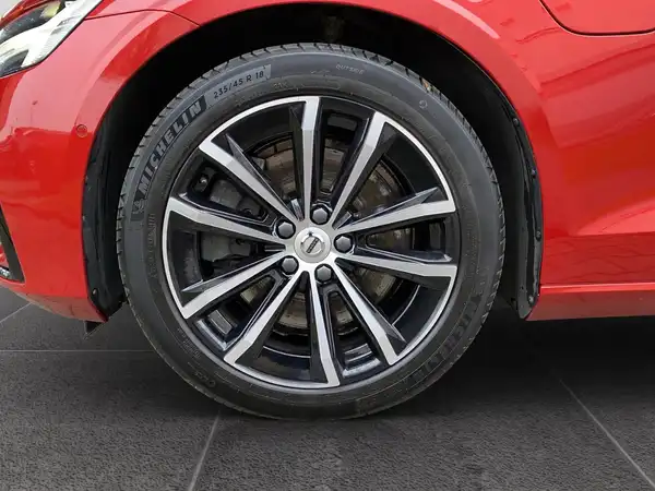 VOLVO V60 (16/24)