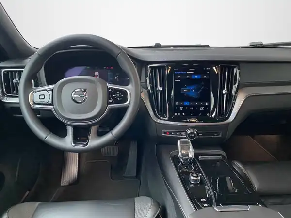VOLVO V60 (9/24)