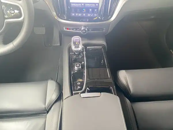 VOLVO V60 (9/21)