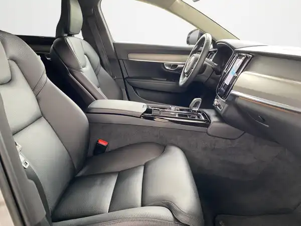 VOLVO V90 (12/23)