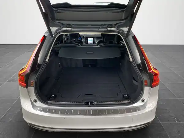 VOLVO V90 (14/23)