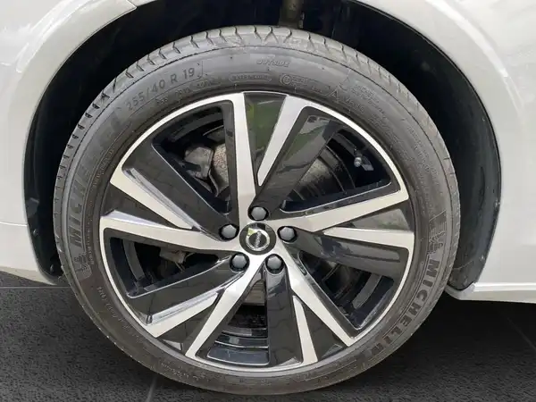 VOLVO V90 (15/23)