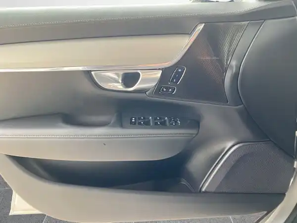 VOLVO V90 (17/23)