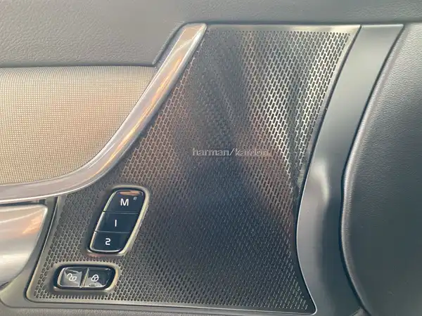 VOLVO V90 (18/23)