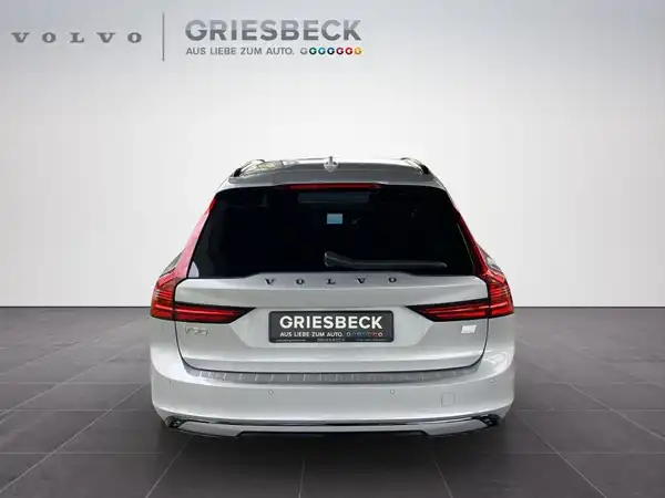 VOLVO V90 (4/23)