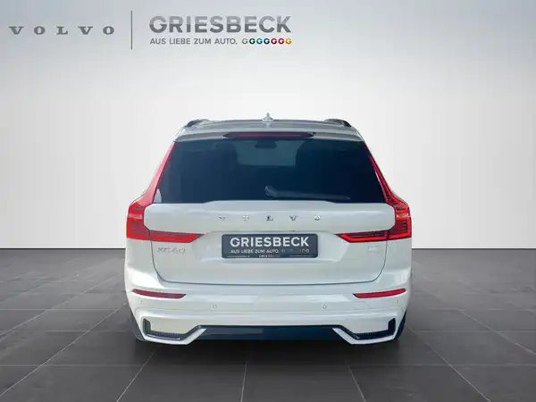 VOLVO XC60 (4/22)