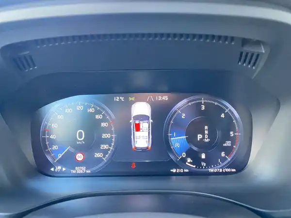 VOLVO XC60 (17/24)