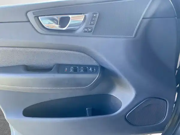 VOLVO XC60 (18/24)