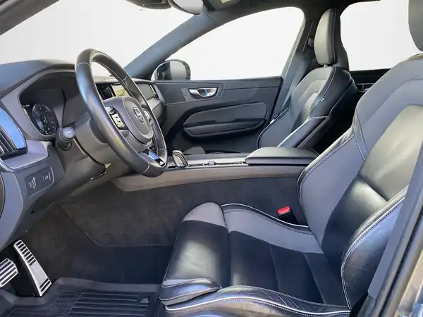 VOLVO XC60 (7/24)