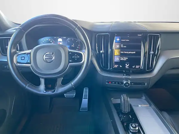 VOLVO XC60 (8/24)