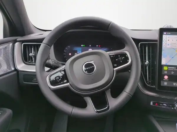 VOLVO XC60 (10/20)