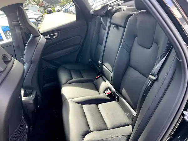 VOLVO XC60 (14/28)