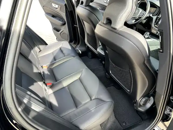 VOLVO XC60 (16/28)