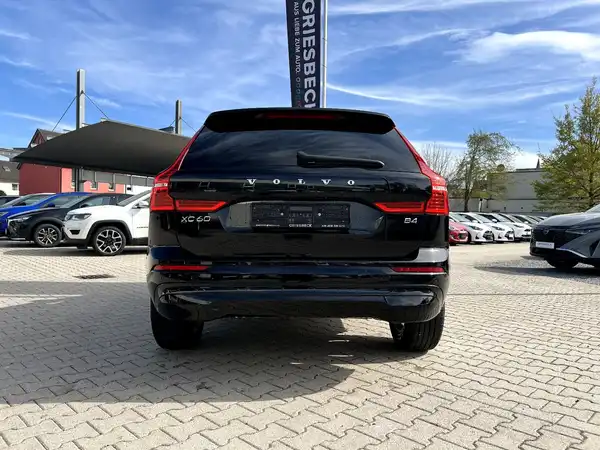 VOLVO XC60 (3/28)