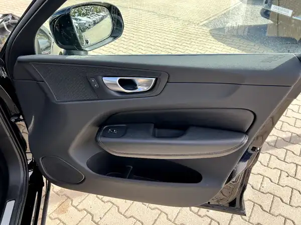 VOLVO XC60 (21/28)