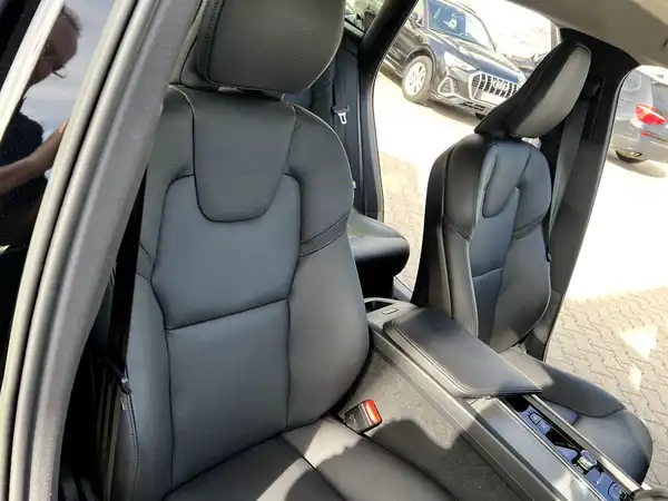 VOLVO XC60 (23/28)