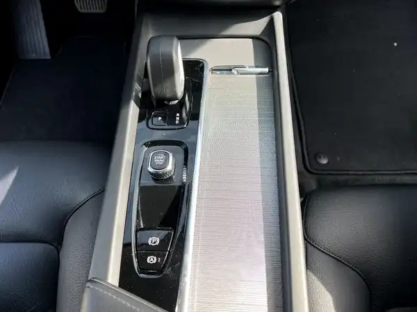 VOLVO XC60 (24/28)
