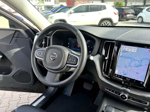 VOLVO XC60 (27/28)