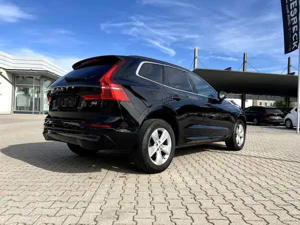 VOLVO XC60 (4/28)