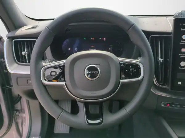 VOLVO XC60 (10/18)
