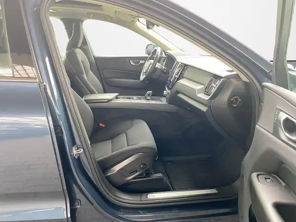 VOLVO XC60 (12/20)