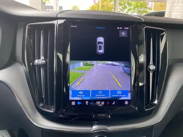 VOLVO XC60 (19/20)