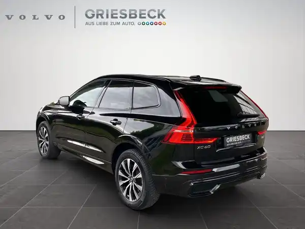 VOLVO XC60 (4/23)