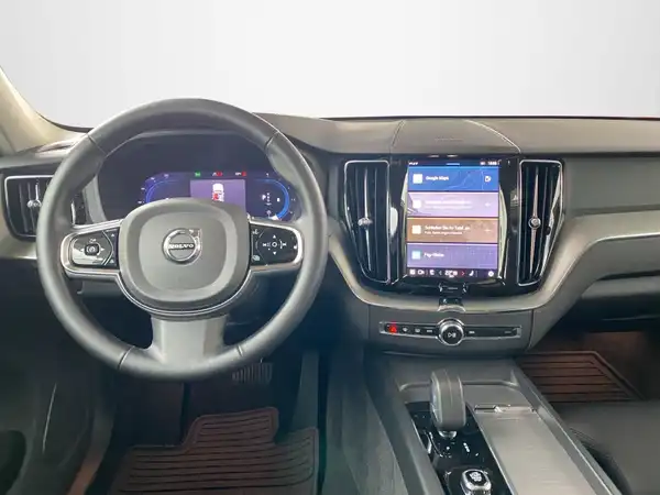 VOLVO XC60 (8/23)