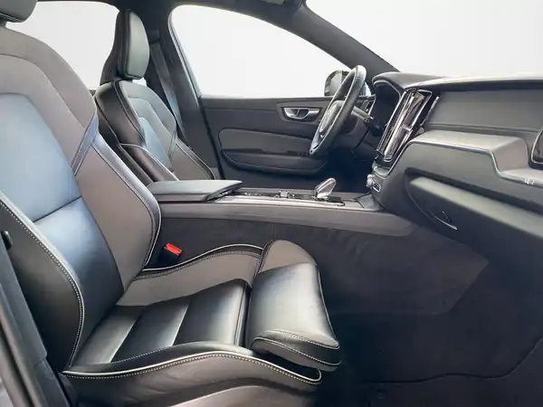 VOLVO XC60 (12/23)
