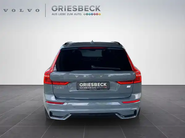 VOLVO XC60 (4/23)